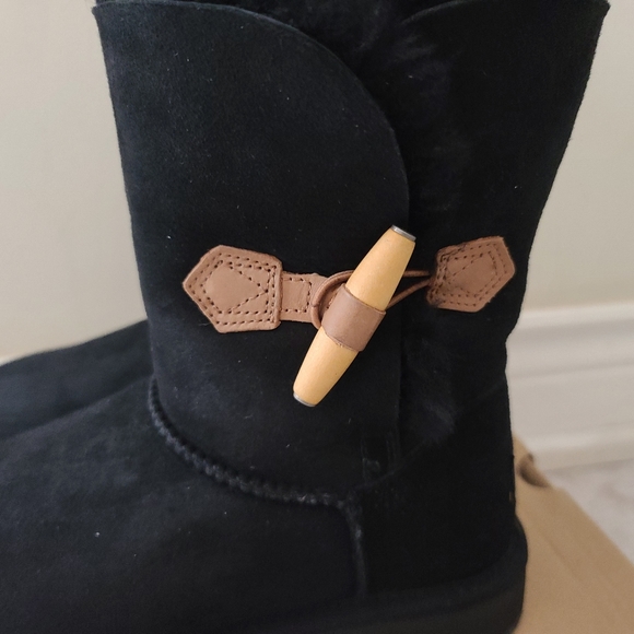 UGG Women's Keely Black Boots 7 - Picture 2 of 10